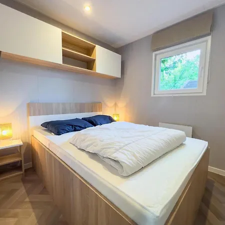 Nature-front Safari Tent In Chalet Zelhem