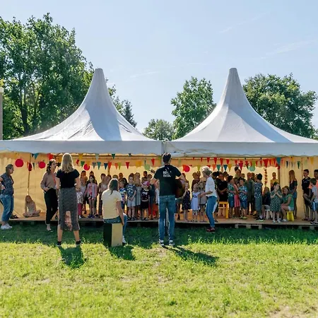 Nature-front Safari Tent In *
