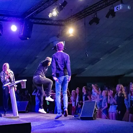 Nature-front Safari Tent In Zelhem